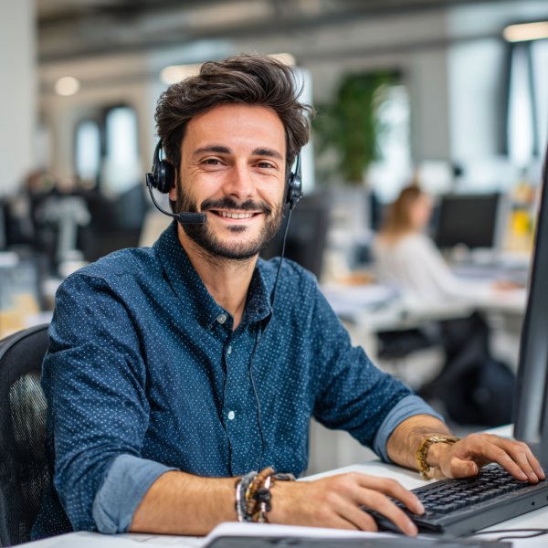 AysimaPOS müşteri hizmetleri temsilcisi - Sorularınızı yanıtlamak için hazır